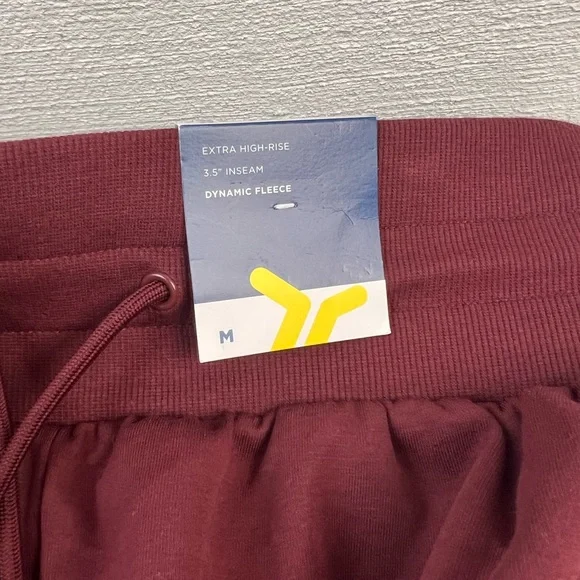 Old Navy Dynamic Fleece High Rise 3.5” Shorts, Medium - Picture 4 of 6